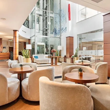 Olympic & Wellness فندق أوسترون