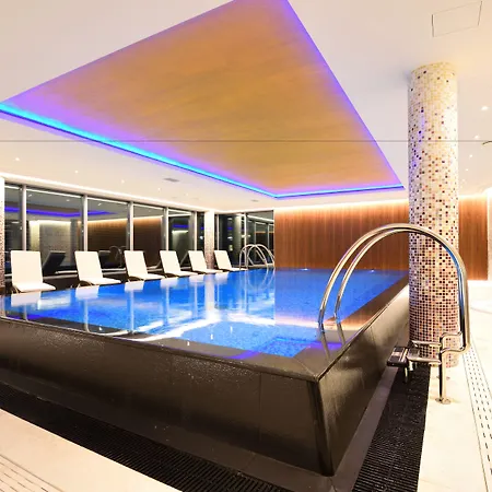 Olympic & Wellness 4* أوسترون