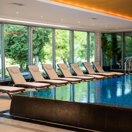 Olympic & Wellness أوسترون