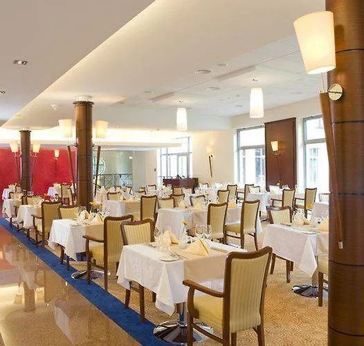 Olympic & Wellness 4* אוסטראון